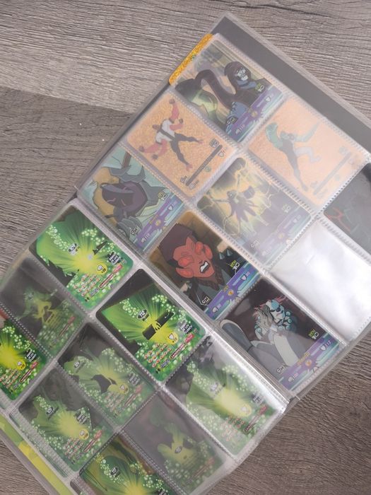 Албум на Ben 10 с много карти (100% Оригинален)