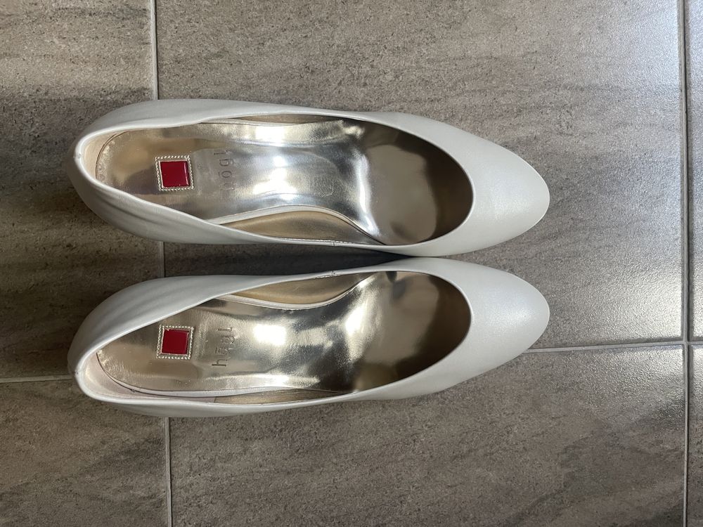 !!! НОВИ Обувки Hogl цвят Ivory (бял / кремав), размер 4 и 1/2 (37,5)