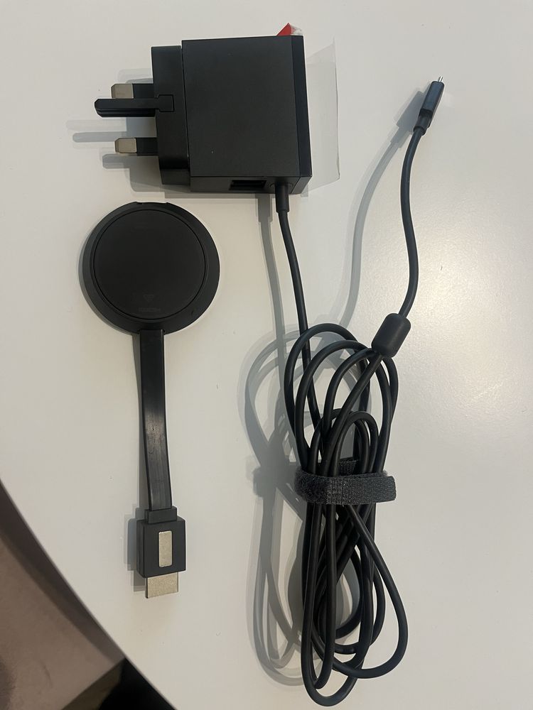 Google Chromecast Ultra 4K  WiFi  (NC2-6A5-D) 3rd Generation fuctional