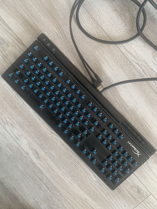 Продам клавиатуру HyperX alloy elite 2