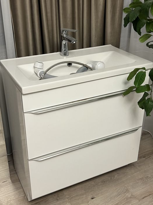 Baie chiuveta lavoar oglinda wc complet impecabile