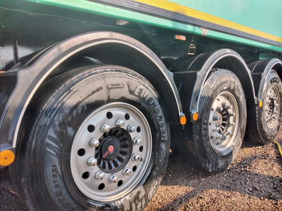 Semiremorca basculabila