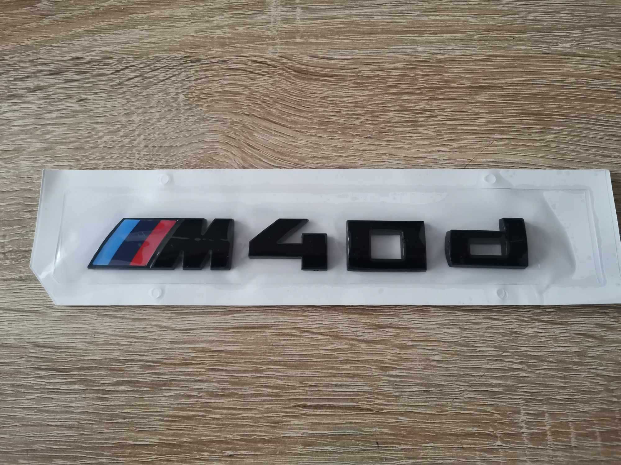 черна емблема BMW M40d малък размер
