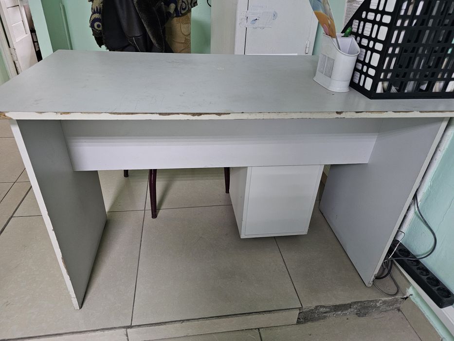 Продам стол деревянный