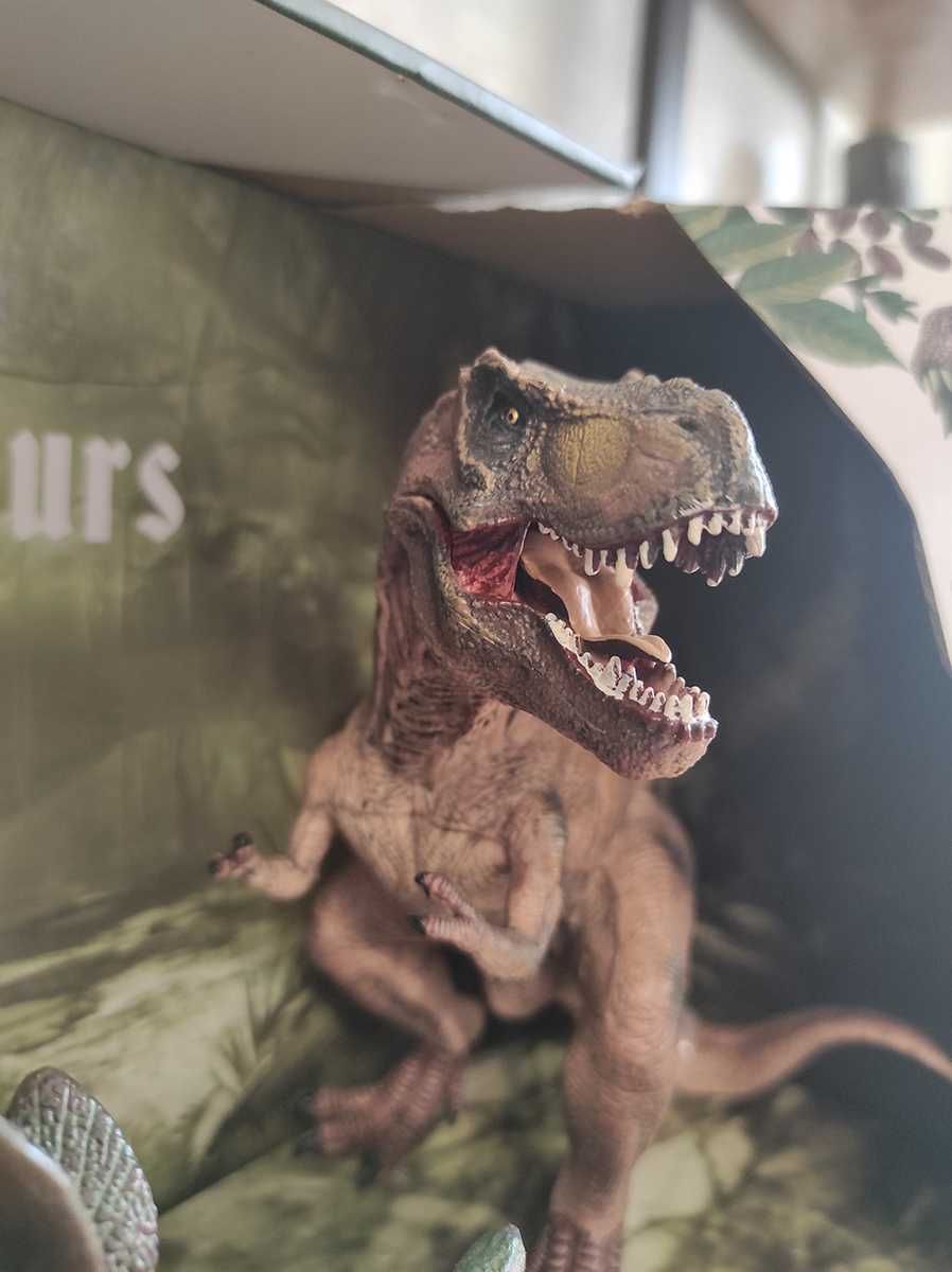 Набор динозавров: Тираннозавр + Кентрозавр