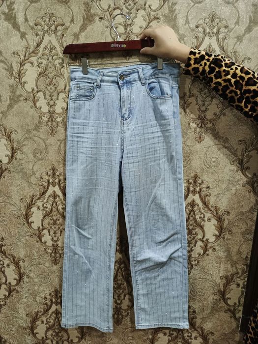 Женские джинсы. Ayollarni kiyimi