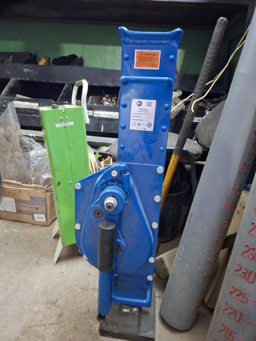 Продам домкрат новый 10т