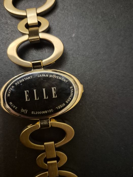 Ceas Elle, rezistent la apă