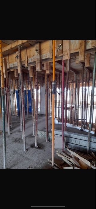 Inchiriez popi metalici reglabili