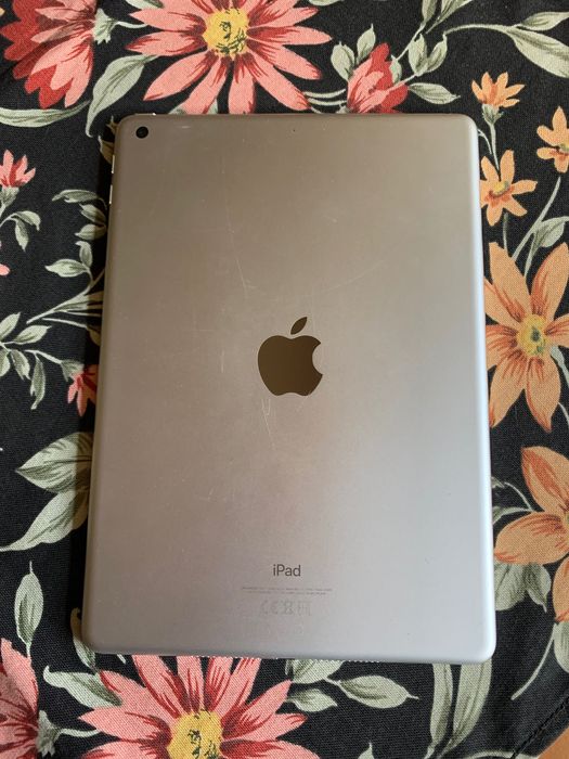 iPad 6 wi-fi 32 gb, работещ перфектно, без iCloud