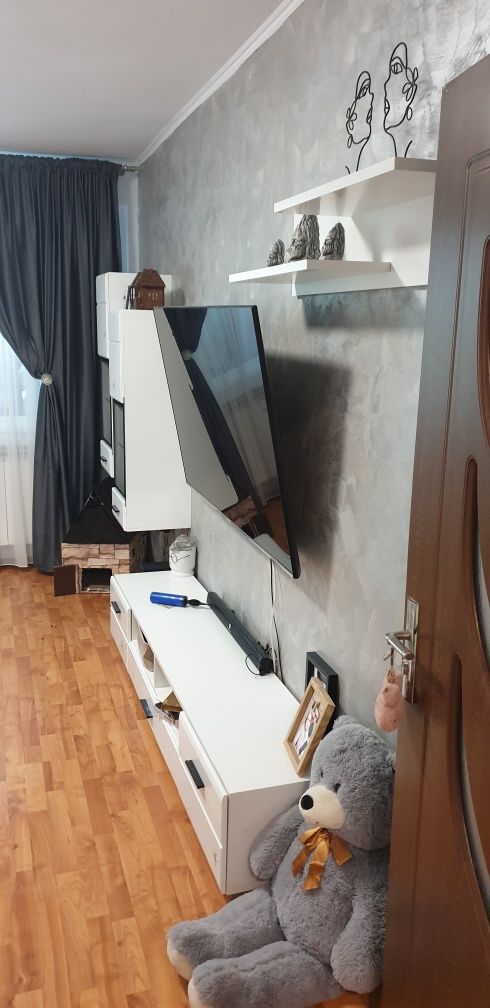 Apartament 2 camere semidecomandat Galați, Micro 17, etaj 2.