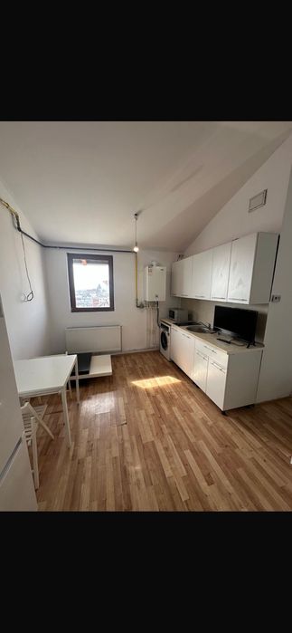 Închiriez garsonieră