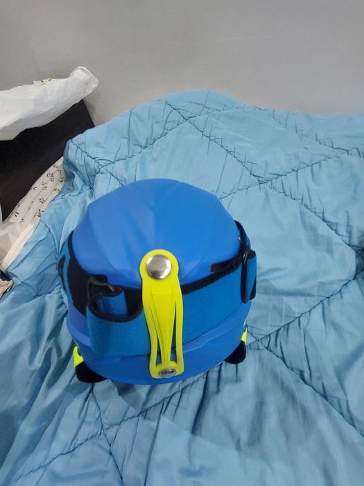 Casca pt schi pt copii si ochelari marca NEVICA