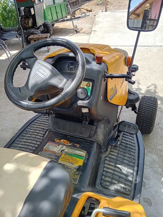 Vand Tractoraș Cub Cadet