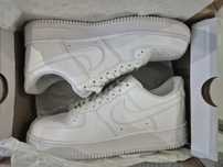 Продавам оригинални маратонки NIKE AIR FORCE 1