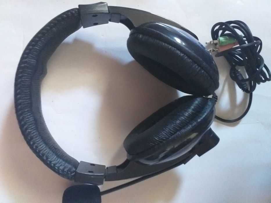 12 casti audio originale,acumulatori,mouse wireless