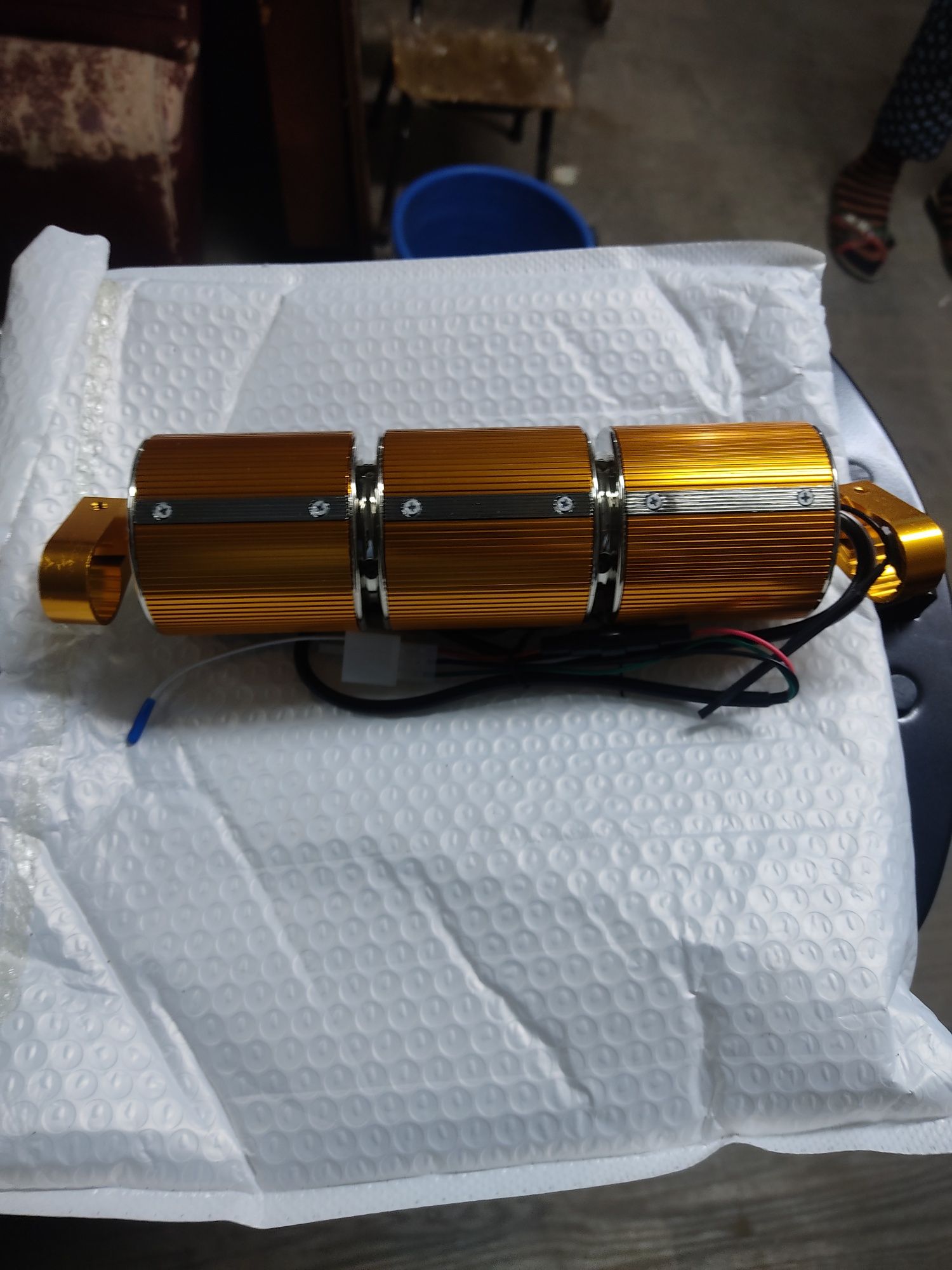 Продам музыкальную колонку 12 v