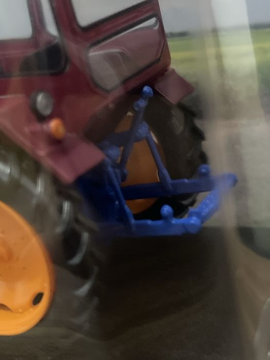 Macheta Tractor UTB 650 cu motor Universal 650