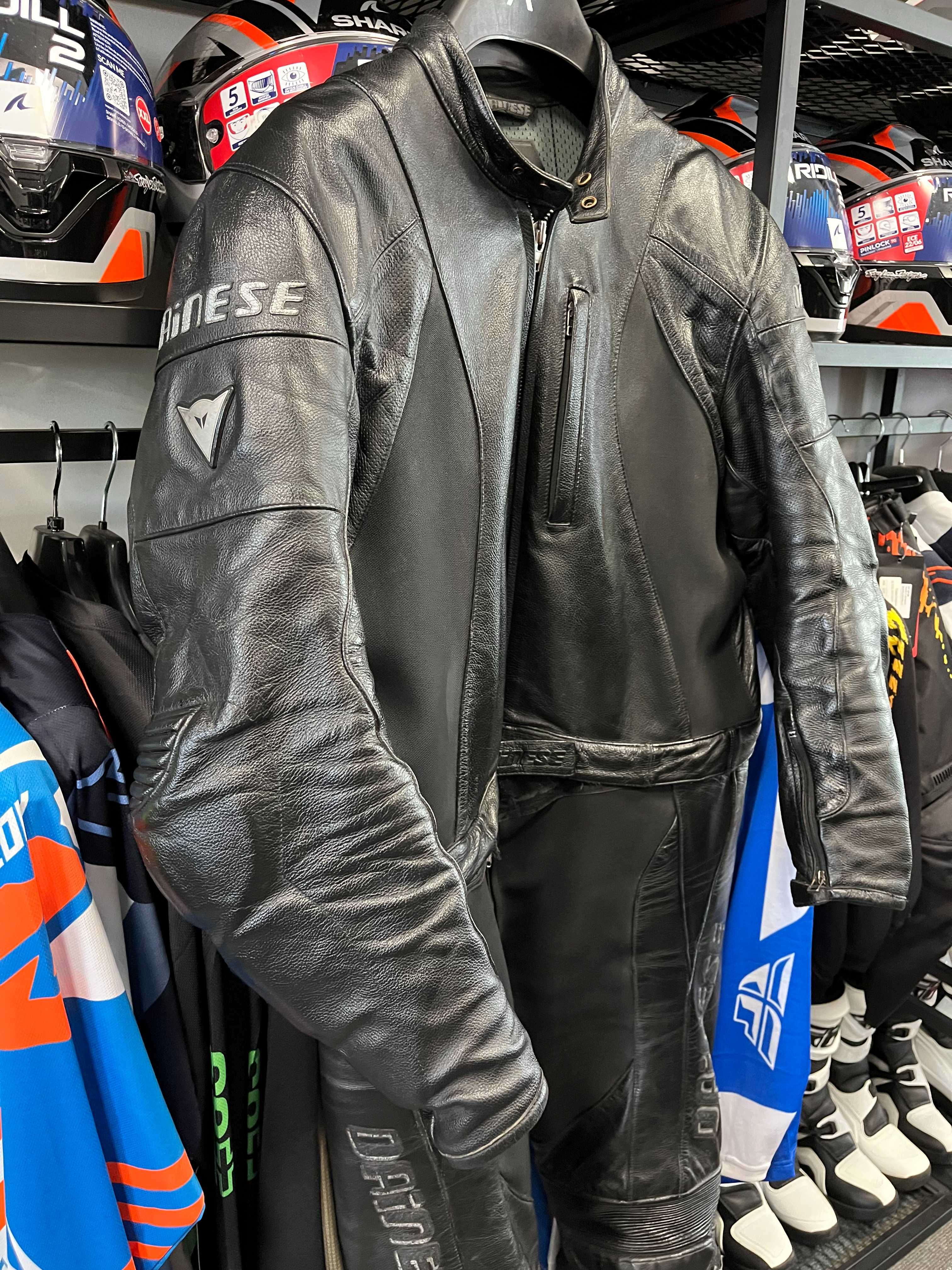 Кожен мото екип DAINESE D-TEC,размер 56-XL ,2части , протектори