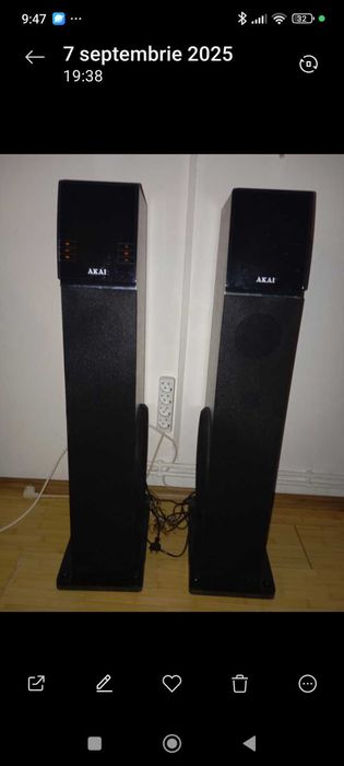 Vând doua boxe Akai