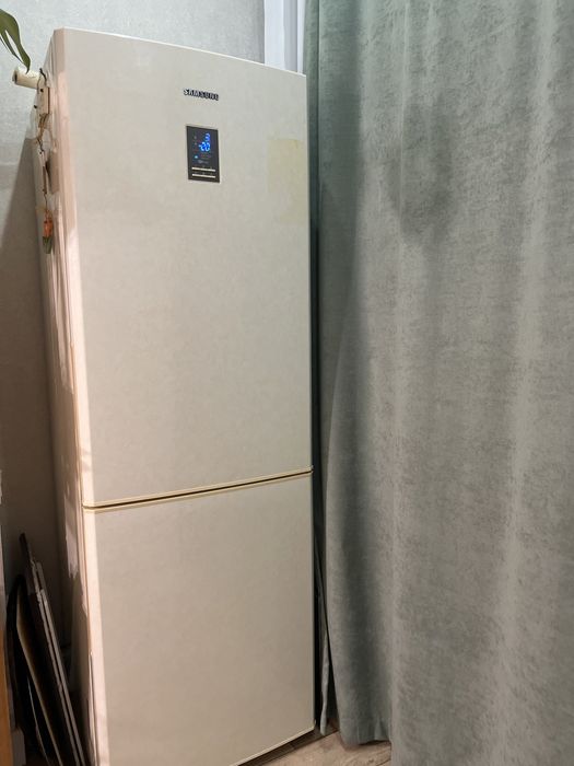 Холодильник Samsung б/у
