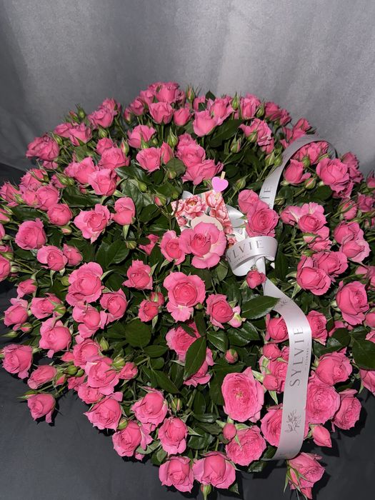 Букет цветов не дорого очень низкие цены ,если сразу купите есть торг!