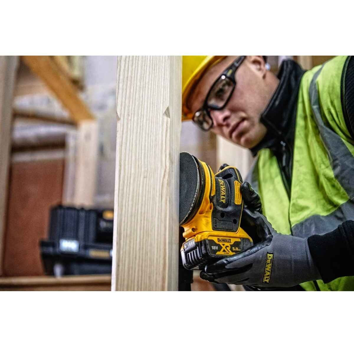 Dewalt DCW210N Акумулаторен Ексцентършлайф 18V ф125мм