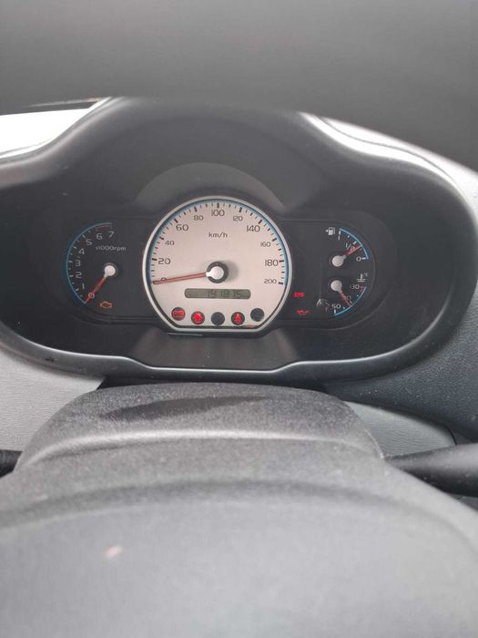 Vând Hyundai I10 2008