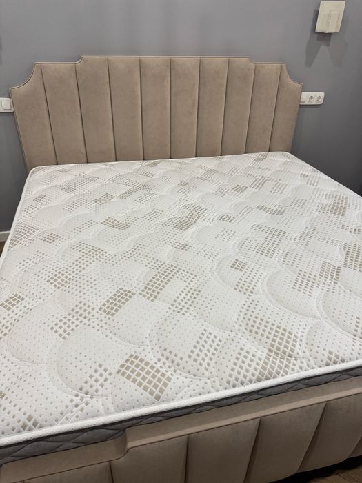 Матрас в отличном состоянии