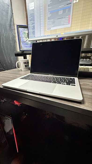 Macbook pro M1 с емкостью 95%