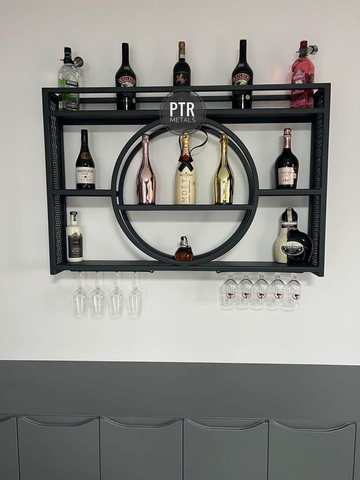 Suport metalic de perete pentru băuturi și pahare -design modern