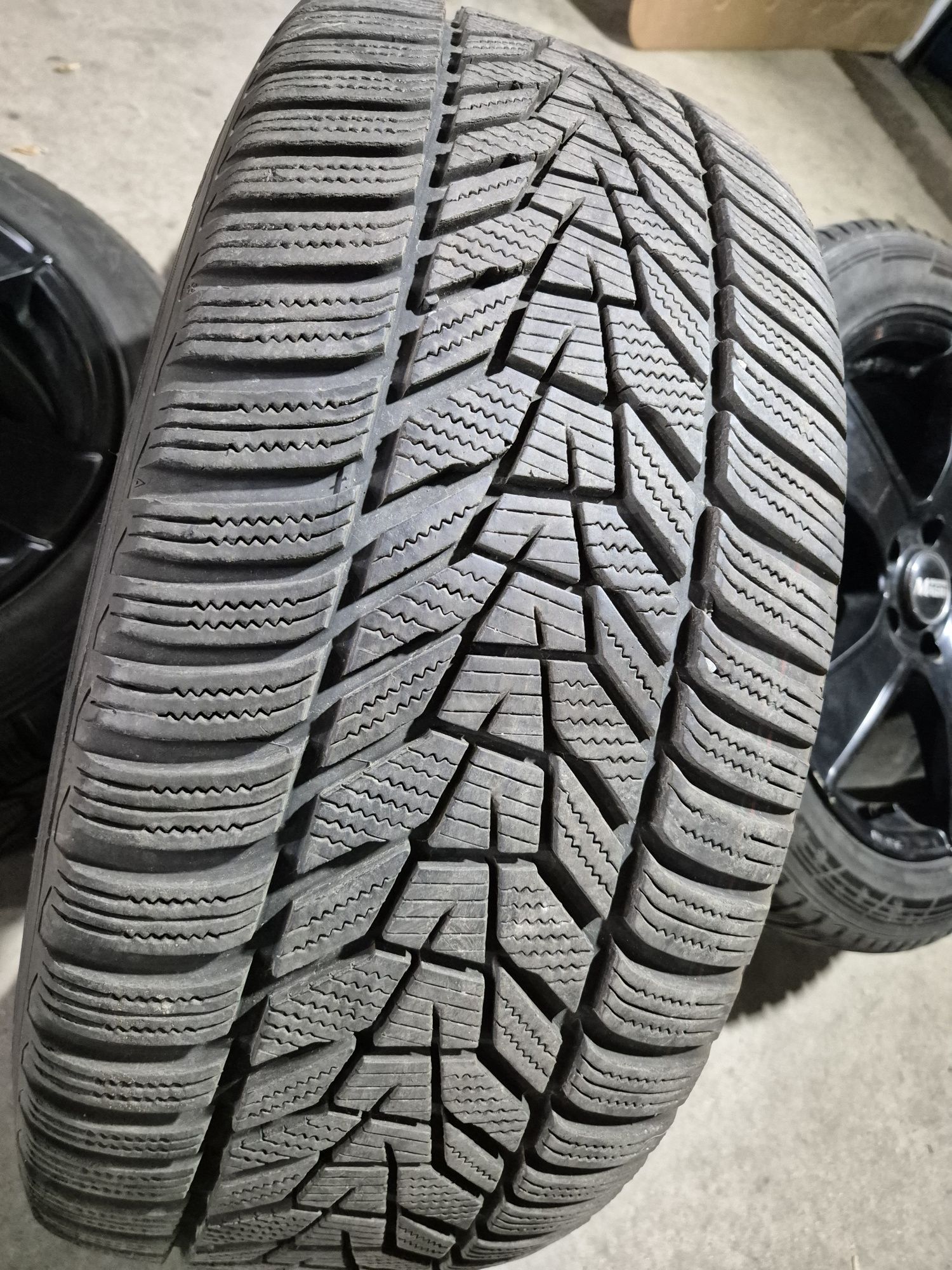 4бр. 255/45/18 гуми Hankook Winter icept evo3 зимни
