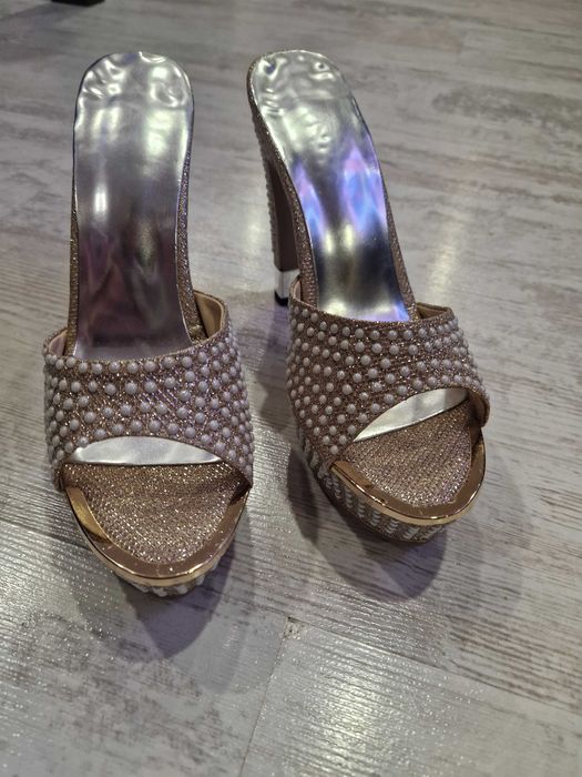 Дамски официални летни обувки на висок ток