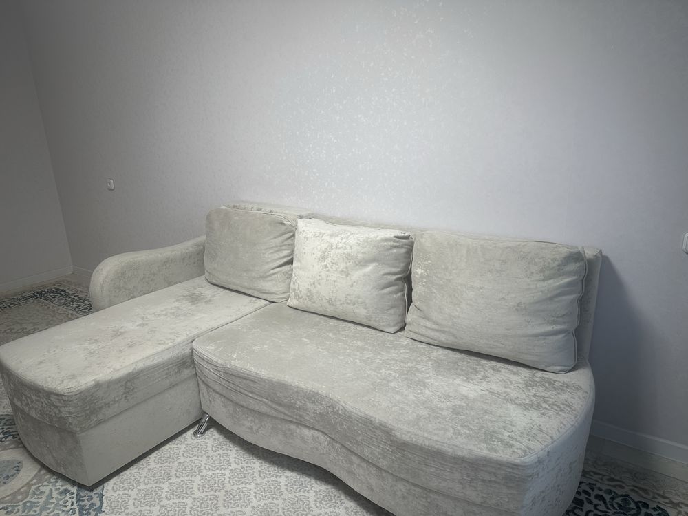Продам мягкий диван б/у