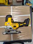 Като НОВО акумулаторен прободен трион зеге Девалт DeWALT DCS335