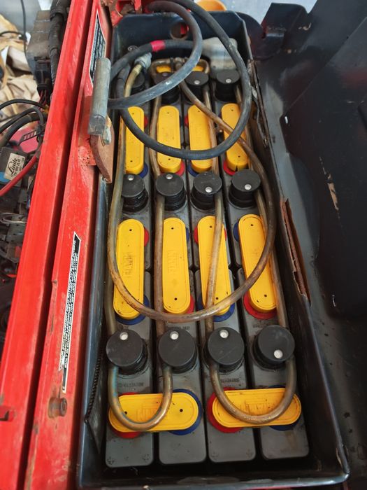Продавам ел.стакер LINDE T18