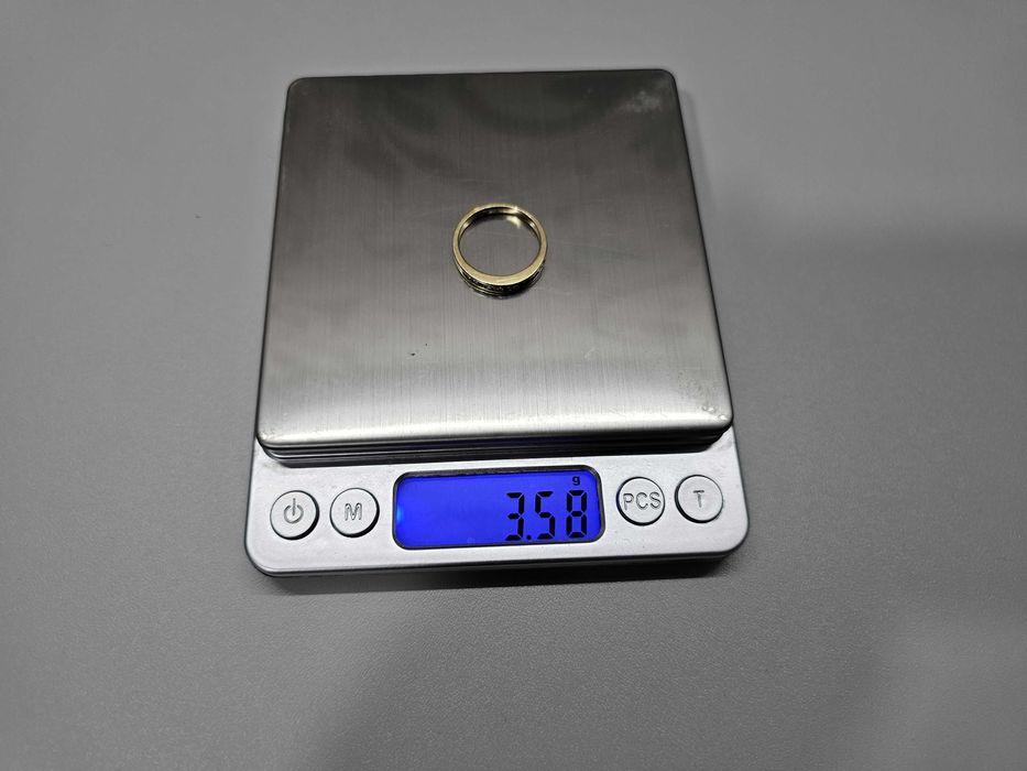 ПРОДАМ Золотое Кольцо 585 Пробы / 3.58 Грамма / Размер кольца 18