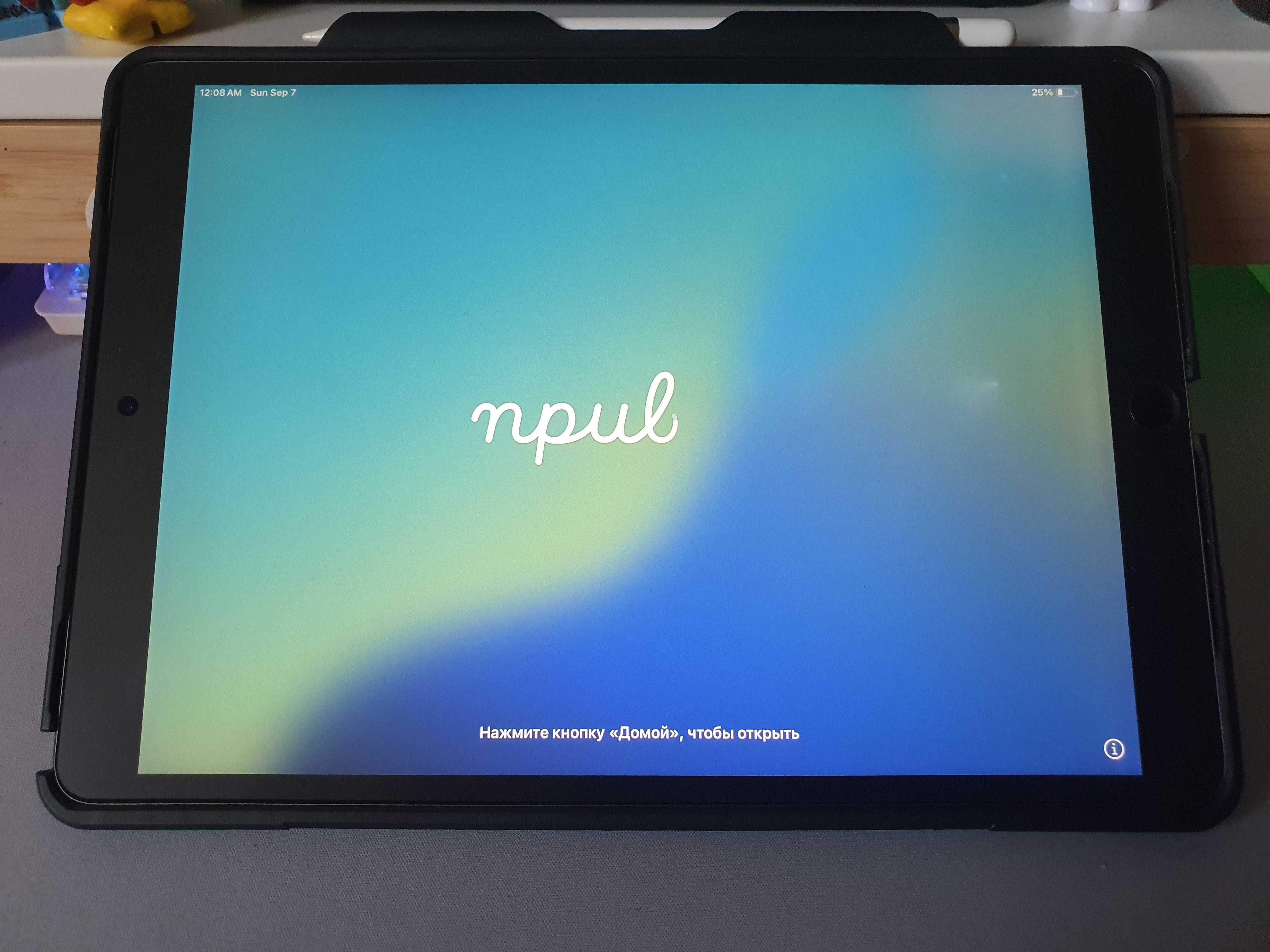 Таблет Apple iPad Air 3, 64GB, Space Grey с писалка Apple Pen Gen 1