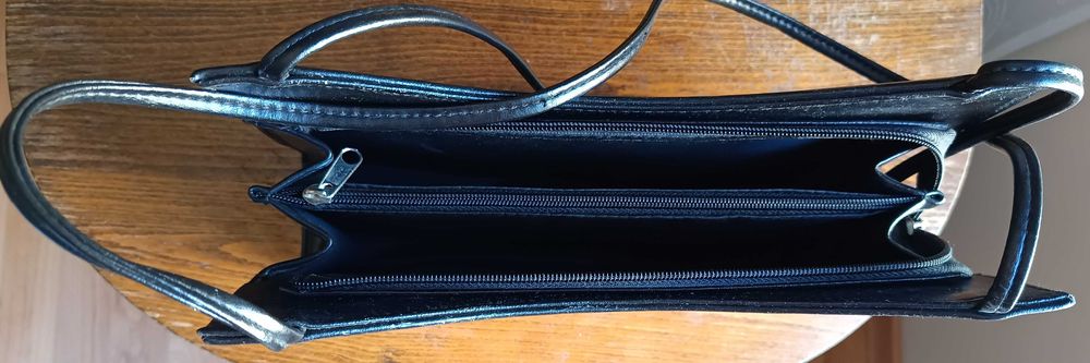 Черна дамска чанта