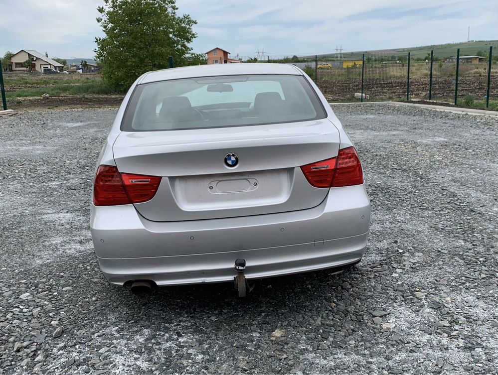 Bmw Seria 3 e90 318i 2.0 benzina 2009 Avariat fata