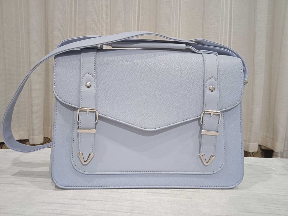 Дамска чанта, светло синя.