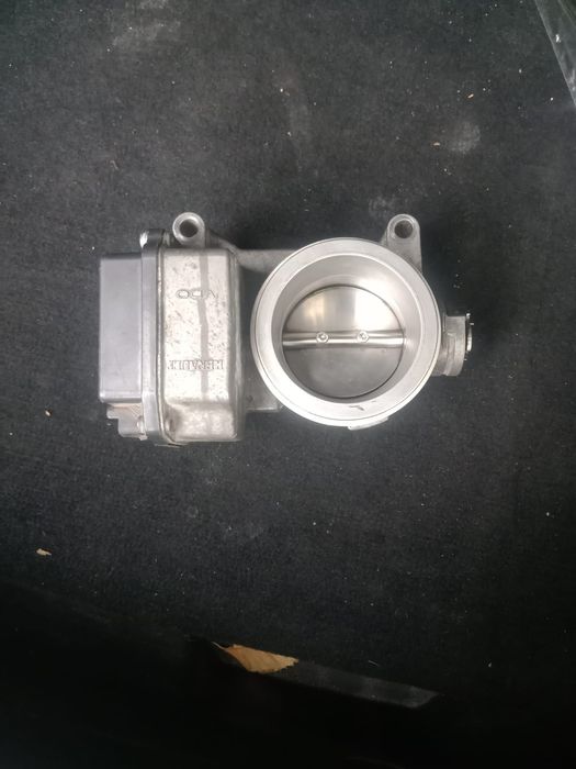 Продам дроссельную заслонку на а/м рэно Ниссан Альмера g15