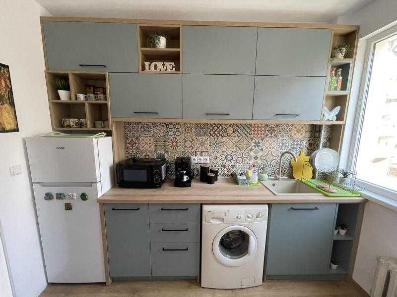 Дава се под наем Двустаен апартамент в Бургас, Лазур - 60 кв.м за 510 € - Снимка #2