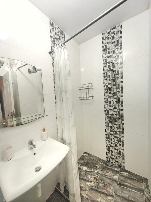 Южен ДВУСТАЕН апартамент в кв. Кючук Париж