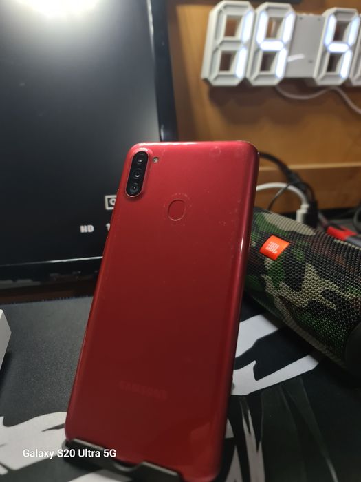 Samsung A11 32g телефон