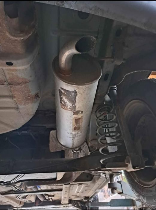 Dezmembrez Ford Fiesta 1.3 benzina an 2004 2 uși