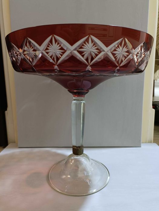 Стеклянная фруктовница конфетница