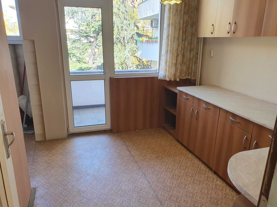 4ст+б,монолит,100 кв.м.,ет.3,център