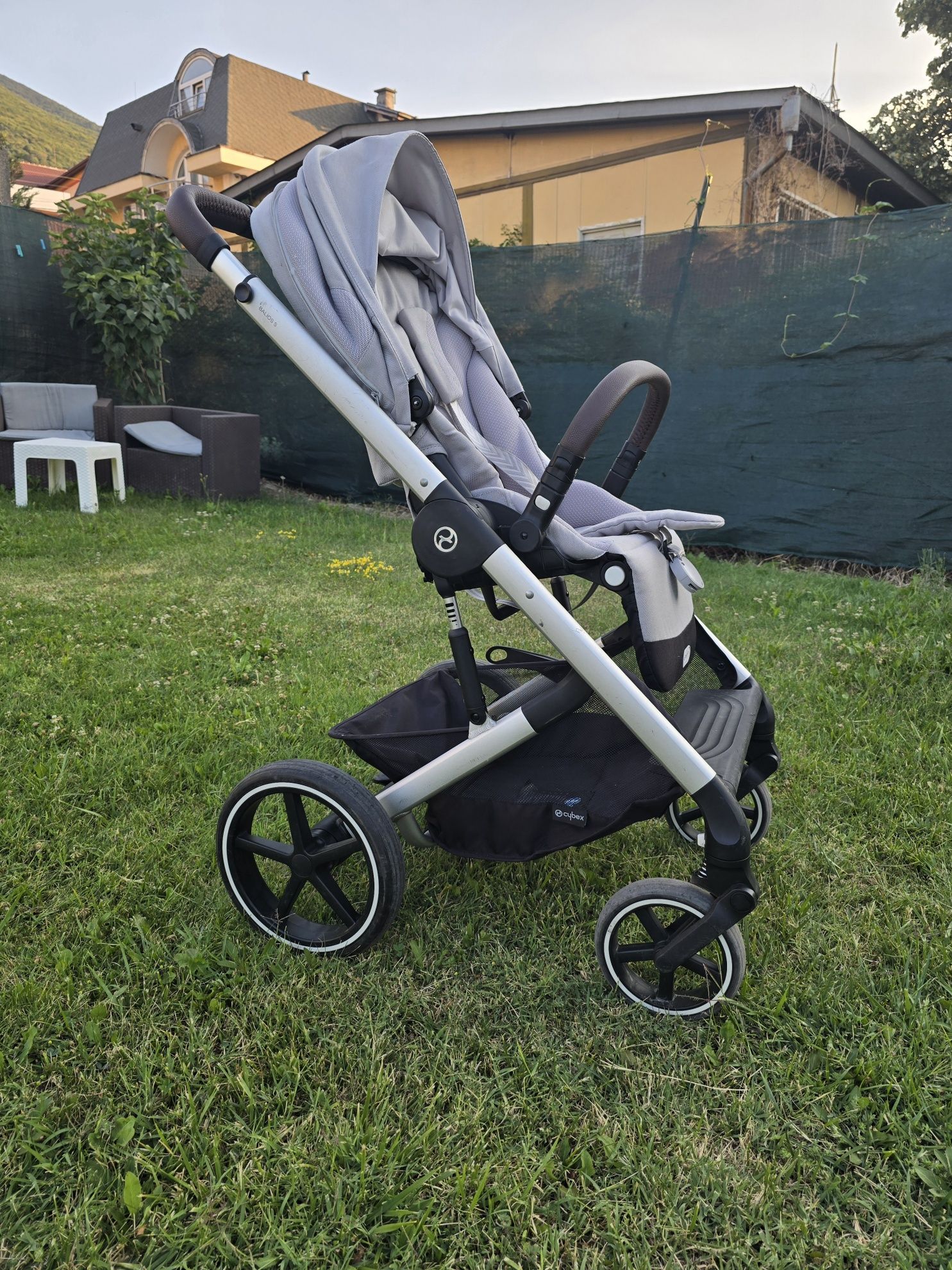 Cybex balios s lux 2023