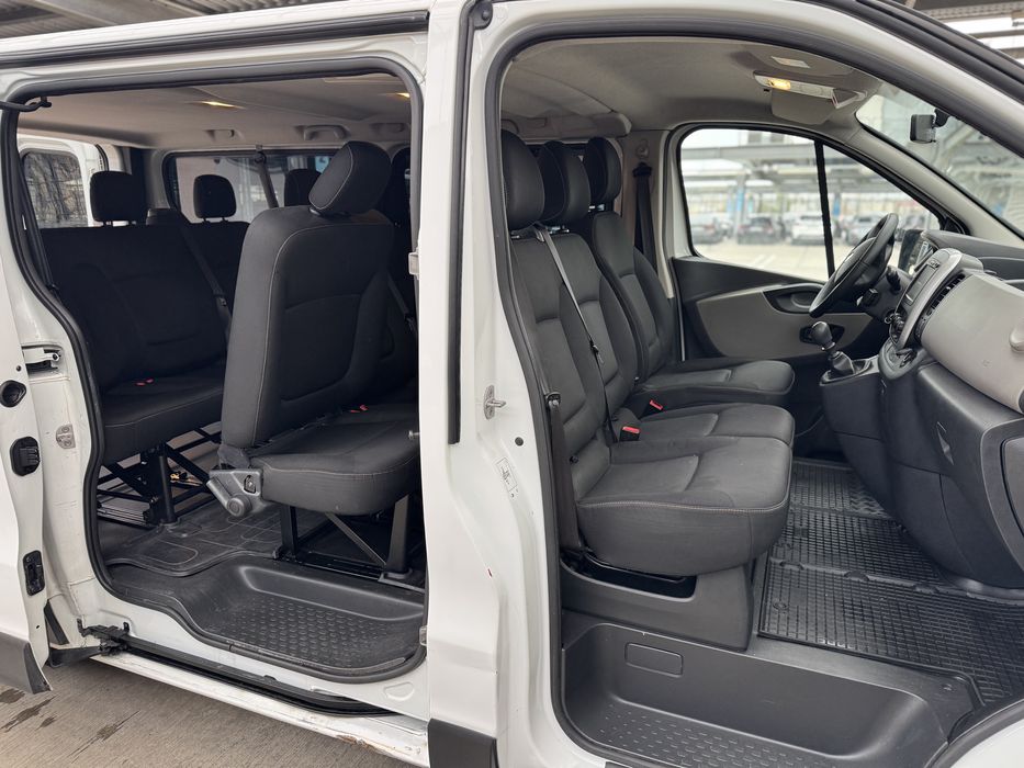 Renault Trafic model Long L2H1 /9 Locuri